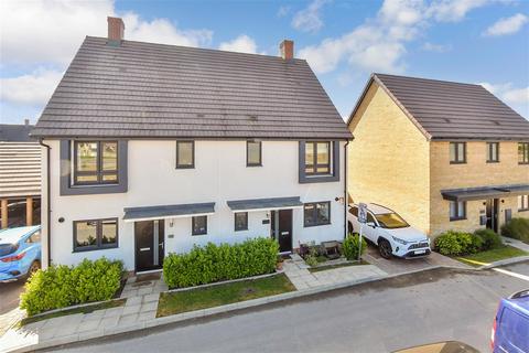 Saddleback Close, Ashford TN25 3 bed semi