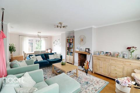Chase Side Place, London 3 bed detached house for sale