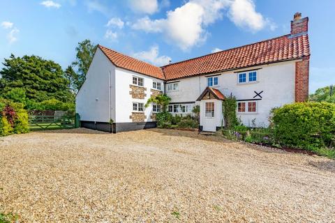 Norwich Road, Yaxham 4 bed cottage for sale