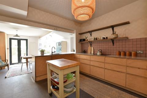 Chester Road, Walthamstow 4 bed end of terrace house for sale