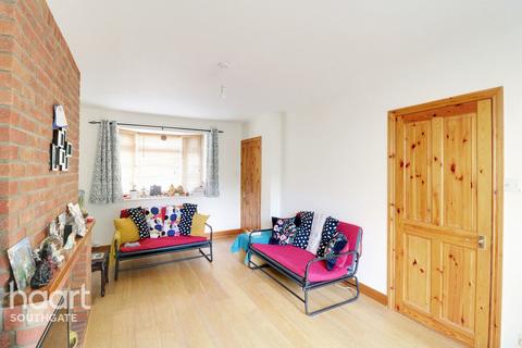 Trent Gardens, London 3 bed terraced house for sale