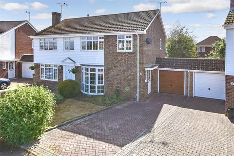 Georgian Drive, Coxheath, Maidstone... 3 bed semi