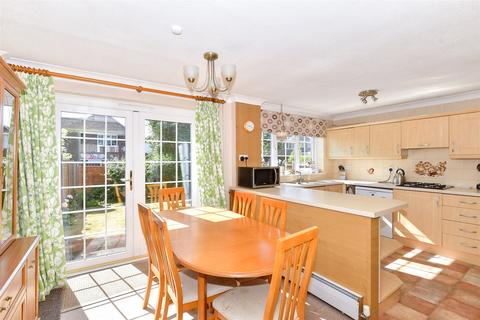 Georgian Drive, Coxheath, Maidstone... 3 bed semi