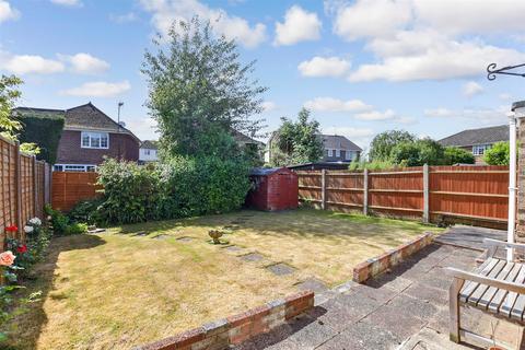 Georgian Drive, Maidstone ME17 3 bed semi