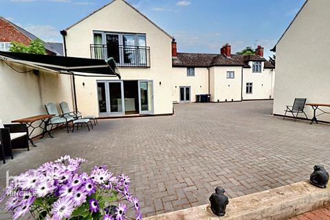 Newbold Verdon LE9 6 bed cottage for sale