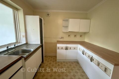 Conbar Avenue, Rustington, West Sussex 2 bed end of terrace house for sale
