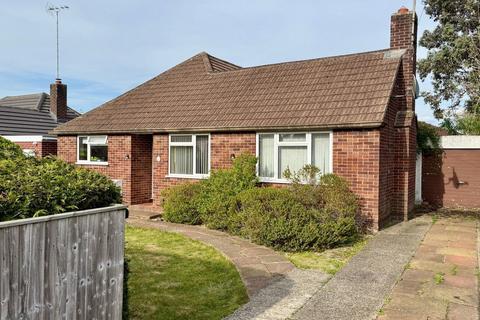 Paddock Road, Newbury RG14 3 bed detached bungalow for sale