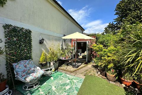 Vansittart Road, Torquay, TQ2 5BJ 2 bed flat for sale