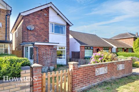 Blackheath Road, Lowestoft 4 bed detached house for sale