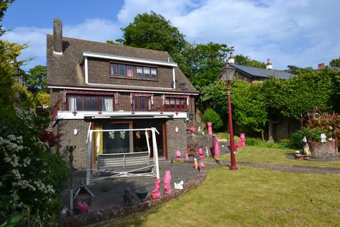 London Road, River CT16 5 bed detached house for sale