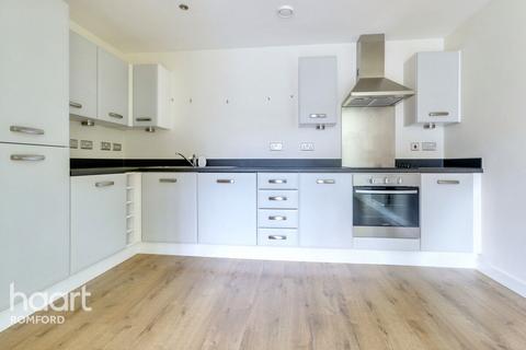 Chapel Court, Romford, RM7 0FT 1 bed apartment for sale