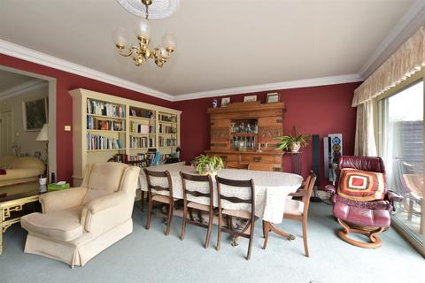 Coleridge Road, Romford, Essex 4 bed chalet for sale