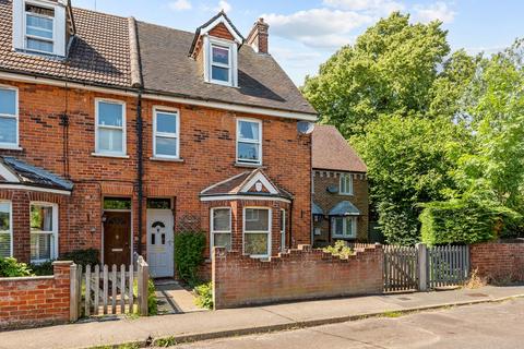 Madan Road, Westerham, Kent, TN16 5 bed semi