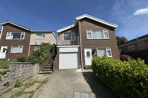 Gorwel, Llanfairfechan, Conwy, LL33 2 bed detached house for sale