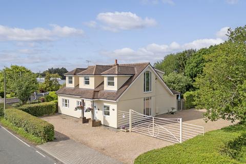 Dowsett Lane, Ramsden Heath, CM11 4 bed detached house for sale