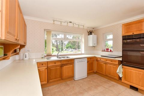 Hillary Mount, Billericay, Essex 4 bed semi