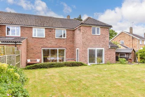 Hillary Mount, Billericay, Essex 4 bed semi