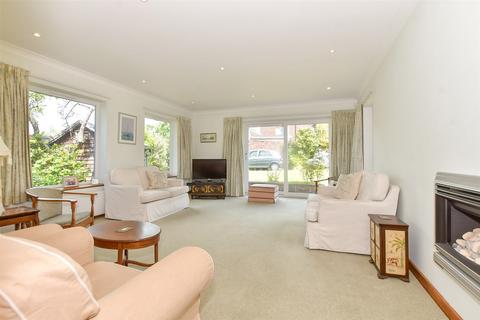 Hillary Mount, Billericay CM12 4 bed semi