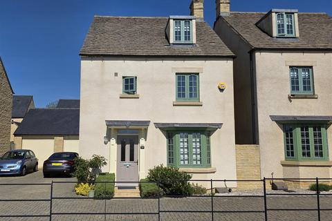 Gardner Way, Cirencester 4 bed detached house for sale