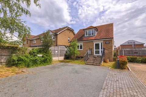 Church Road, Tonbridge TN12 3 bed detached house for sale