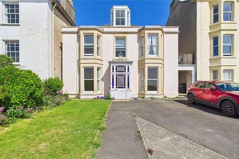 Immediate to Clevedons Seafront 2 bed apartment for sale
