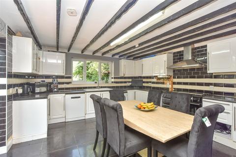 First Avenue, Sheerness ME12 2 bed chalet for sale