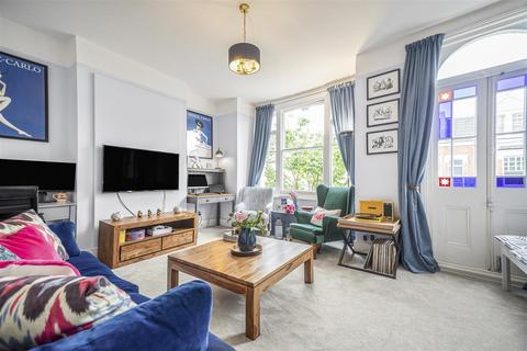 Norroy Road, London 2 bed flat for sale