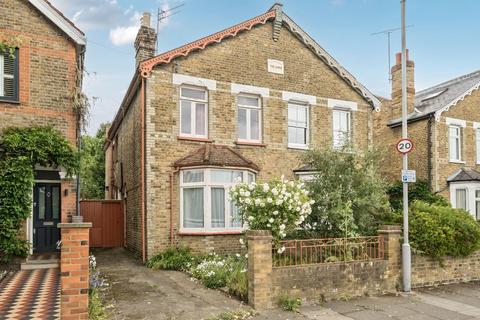 Canbury Avenue, Kingston Upon Thames KT2 3 bed semi
