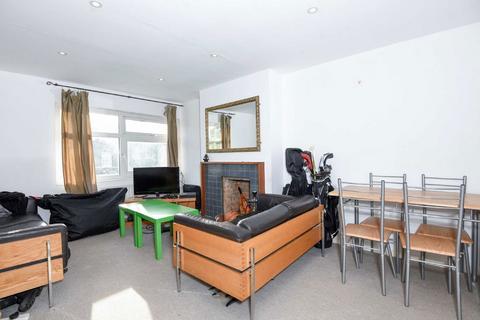 Summerley Street, London SW18 3 bed flat for sale