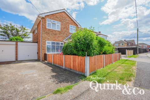 Foster Road, Canvey Island, SS8 3 bed detached house for sale