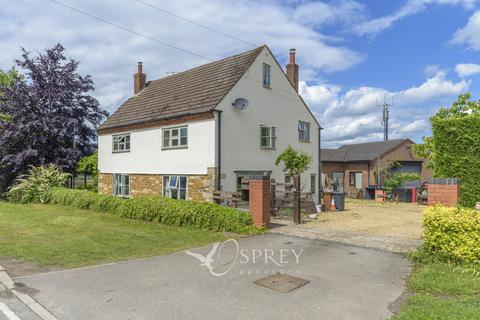 Waltham Road, Melton Mowbray LE14 4 bed detached house for sale