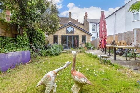 Walmsley Road, Broadstairs CT10 3 bed detached house for sale