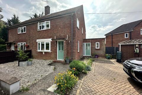 Kingsbury Drive, Old Windsor... 3 bed semi