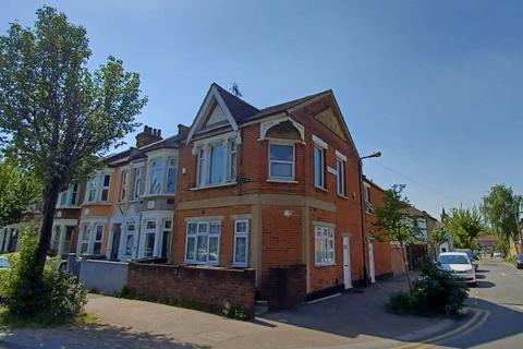 Belgrave Road, London E17 2 bed flat for sale