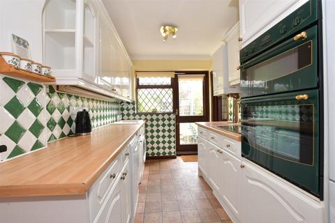 High Meadows, Chigwell IG7 3 bed terraced house for sale