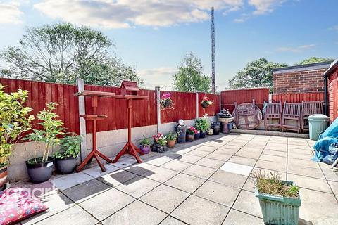 Groveway, Leysdown 2 bed bungalow for sale