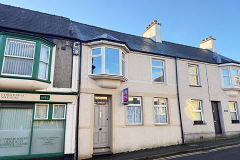 Ffordd Glandwr, Llangefni, Anglesey... 3 bed terraced house for sale