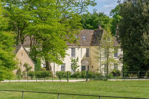 Beverston, Tetbury, Gloucestershire, GL8 6 bed detached house for sale