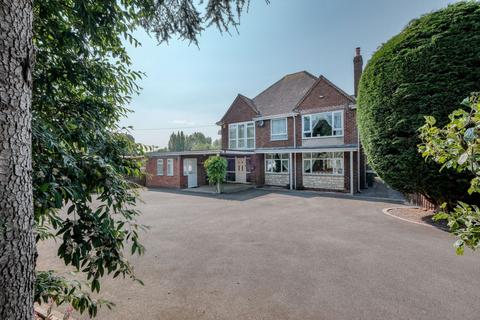 Worcester Road, Upton Warren, B61 5 bed detached house for sale