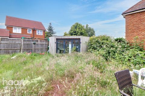 Buckingham Road, Steeple Claydon 2 bed semi