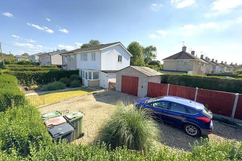 Brookes Grove, Corby NN17 3 bed semi