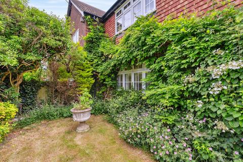 Lower Road, Cookham, SL6 3 bed semi