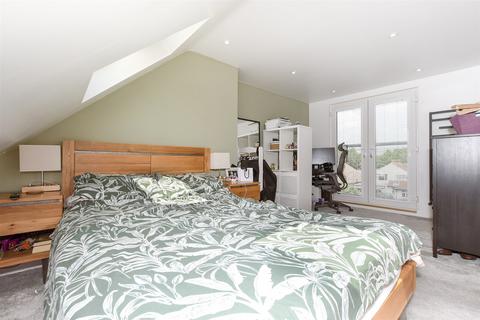 Gander Green Lane, Cheam, Sutton, Surrey 3 bed semi
