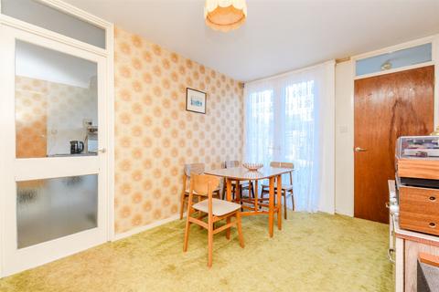 Bennett Close, Welling, Kent 3 bed terraced house for sale