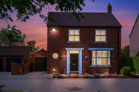 Halifax Close, Full Sutton, York 3 bed detached house for sale