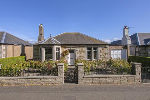 24 Aberdour Road, Dunfermline, KY11 4PD 3 bed detached bungalow for sale
