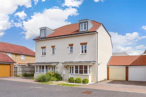 Winder Place, Aylesham, Canterbury, Kent 4 bed semi