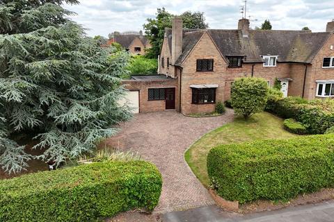 Hearn Court, Stafford, ST17 3 bed semi