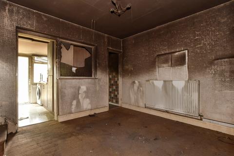Oval Road North, Dagenham, Essex 3 bed terraced house for sale