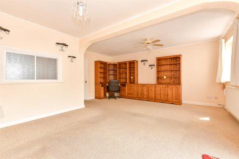Avondale Road, Newport, Isle of Wight 3 bed semi